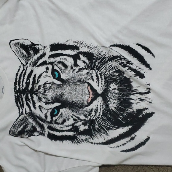 Tiger Graphic t shirt - Picture 2 of 3